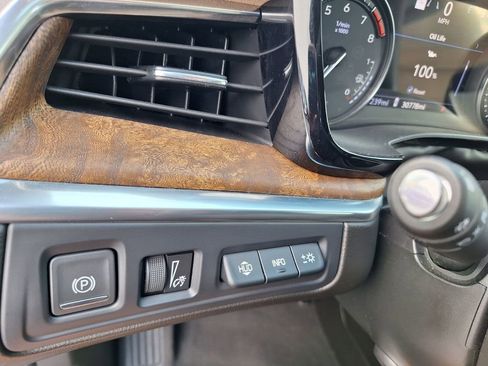 Certified 2024 Cadillac XT5 Premium Luxury w/ Platinum Package image 25