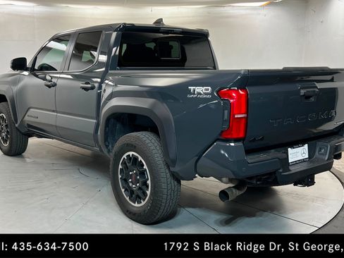 Used 2025 Toyota Tacoma TRD Off-Road w/ TRD Off Road Premium Package AWD/4WD image 3