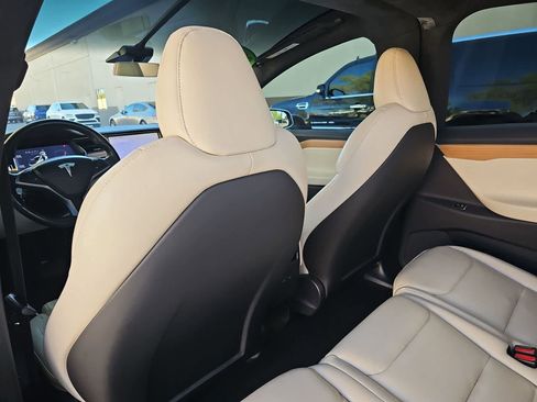Used 2020 Tesla Model X Long Range image 16