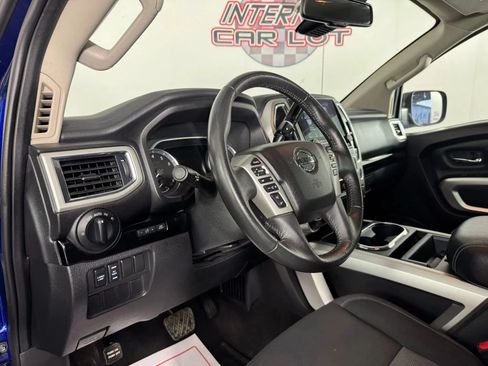 Used 2021 Nissan Titan SV w/ SV Convenience Package AWD/4WD image 10