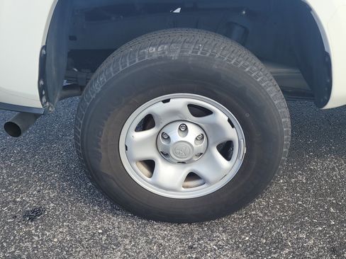 Certified 2023 Toyota Tacoma SR image 9