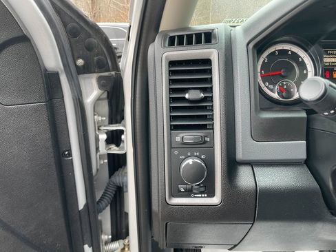 Used 2018 RAM 2500 Tradesman w/ Chrome Appearance Group image 14