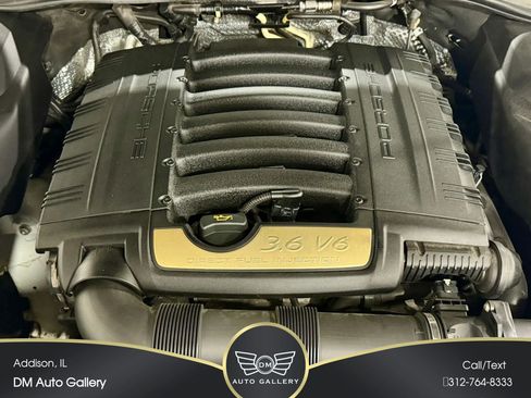 Used 2017 Porsche Cayenne Platinum Edition AWD/4WD image 31