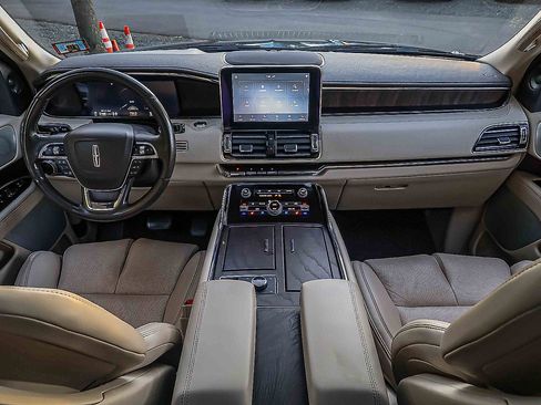 Used 2020 Lincoln Navigator Reserve w/ Luxury Package AWD/4WD image 20