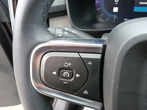 Used 2023 Volvo XC40 B5 Plus w/ Driver Assist Package image 18