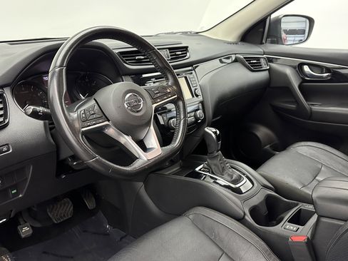 Used 2017 Nissan Rogue Sport SL w/ SL Premium Package image 11