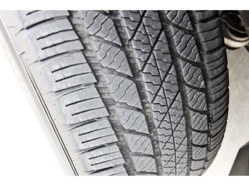 Used 2023 Nissan Pathfinder SV w/ SV Premium Package image 33