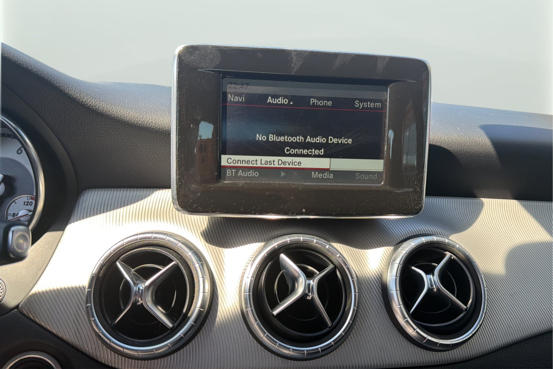 Used 2014 Mercedes-Benz CLA 250 image 24