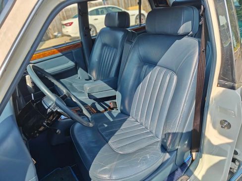 Used 1989 Rolls-Royce Silver Spur image 16