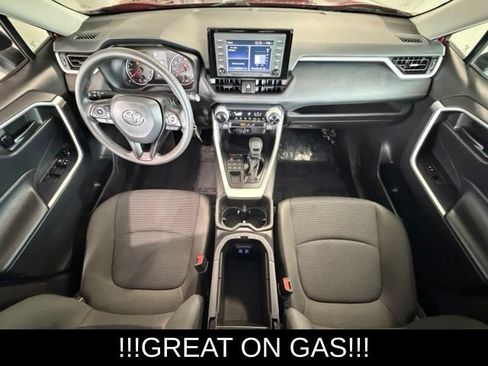 Used 2022 Toyota RAV4 LE AWD/4WD image 18