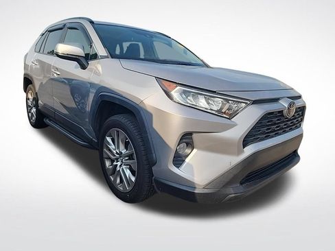 Used 2019 Toyota RAV4 XLE Premium w/ Cold Weather Package FWD image 3