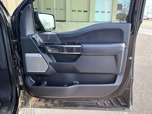 Used 2024 Ford F150 Platinum image 17