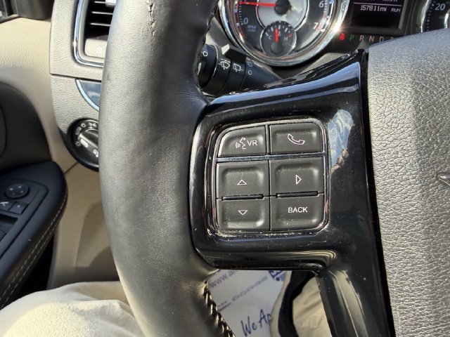 Used 2014 Chrysler Town & Country Touring-L FWD image 19