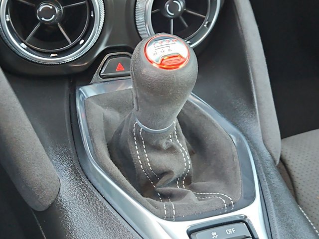 Used 2021 Chevrolet Camaro SS RWD image 9