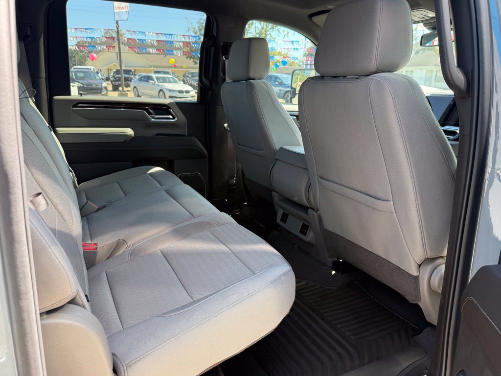 Used 2025 GMC Sierra 3500 SLE w/ Preferred Package RWD image 30