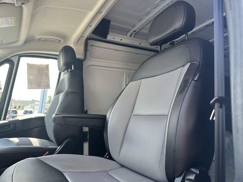 Used 2026 RAM ProMaster 2500 w/ Convenience Group FWD image 10