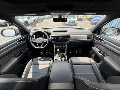 Used 2023 Volkswagen Atlas Cross Sport SE w/ Panoramic Sunroof Package FWD image 22
