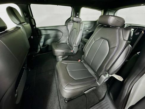 New 2026 Chrysler Voyager LX FWD image 30