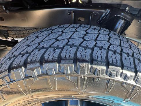 Used 2022 Toyota Tacoma SR image 29