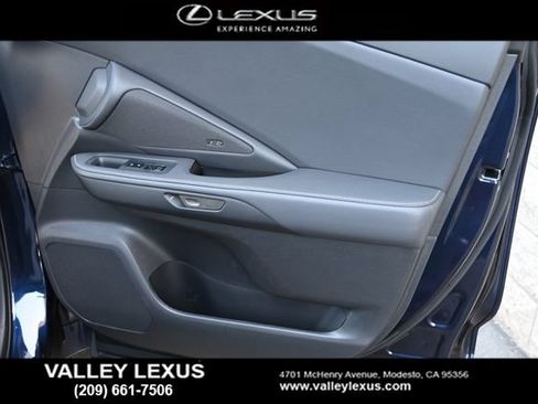 Used 2025 Lexus TX 500h AWD w/ Technology Package image 21