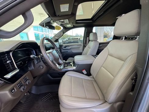 Used 2025 Chevrolet Silverado 1500 LTZ w/ LTZ Premium Package image 12