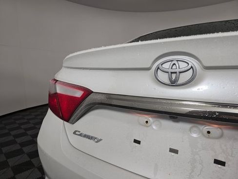 Used 2017 Toyota Camry SE image 15