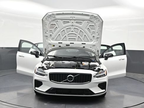 Certified 2024 Volvo S60 T8 Plus AWD/4WD image 38