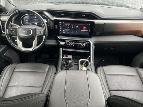 Used 2023 GMC Sierra 1500 Denali AWD/4WD image 2