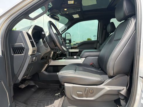 Used 2022 Ford F250 Lariat w/ Lariat Ultimate Package AWD/4WD image 14
