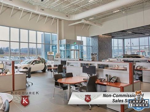 Used 2023 Nissan Pathfinder SL w/ Lighting Package (N92) AWD/4WD image 31