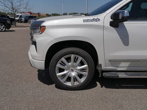 Used 2024 Chevrolet Silverado 1500 High Country w/ High Country Premium Package AWD/4WD image 11