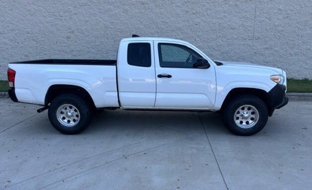 Used 2016 Toyota Tacoma SR RWD image 18