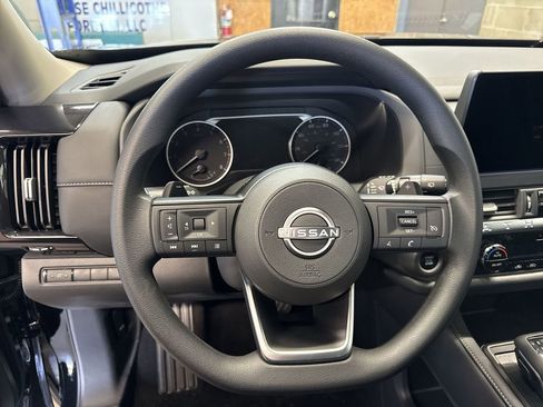 New 2026 Nissan Pathfinder S image 11