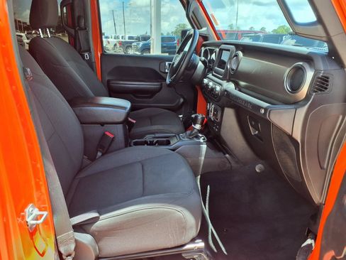 Used 2018 Jeep Wrangler Unlimited Sport S AWD/4WD image 19