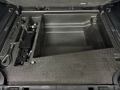 Used 2022 Land Rover Defender 110 S image 50