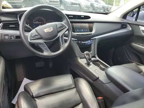 Used 2017 Cadillac XT5 Luxury AWD/4WD image 8