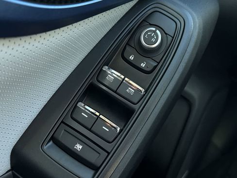 Used 2020 Subaru Crosstrek Hybrid w/ Moonroof Package w/Navigation image 22