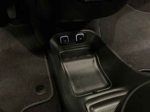 Used 2020 Chrysler Pacifica Touring-L image 34