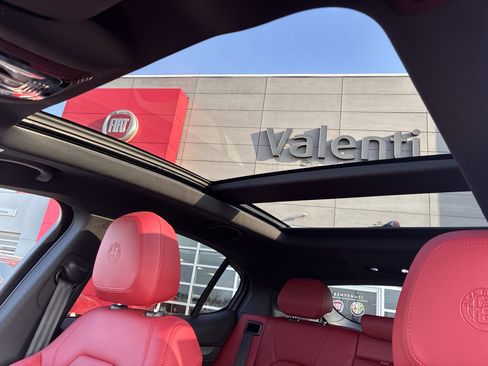 Certified 2024 Alfa Romeo Stelvio Veloce image 24