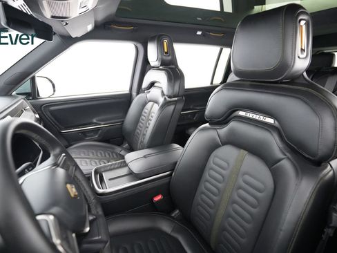 Used 2025 Rivian R1S Adventure AWD/4WD image 4