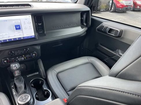 Used 2024 Ford Bronco Big Bend w/ Sasquatch Package AWD/4WD image 16