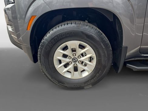 Used 2024 Nissan Frontier SV w/ Technology Package image 9