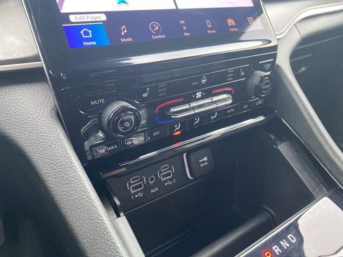 Used 2023 Jeep Grand Cherokee L Limited image 31