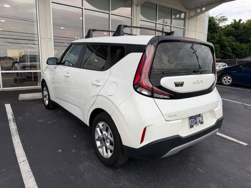 Used 2024 Kia Soul LX w/ Option Group 015 FWD image 4