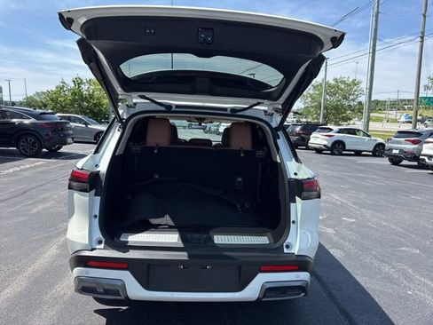 Used 2025 INFINITI QX60 Sensory w/ Vision Package AWD/4WD image 15