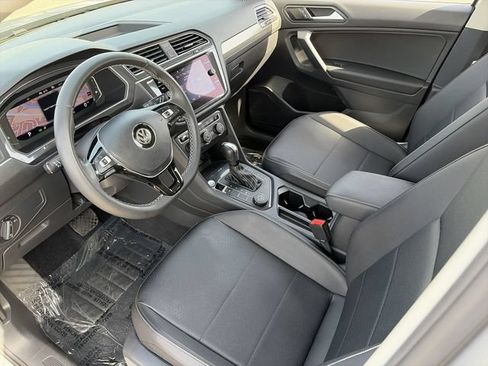 Used 2021 Volkswagen Tiguan SEL AWD/4WD image 19