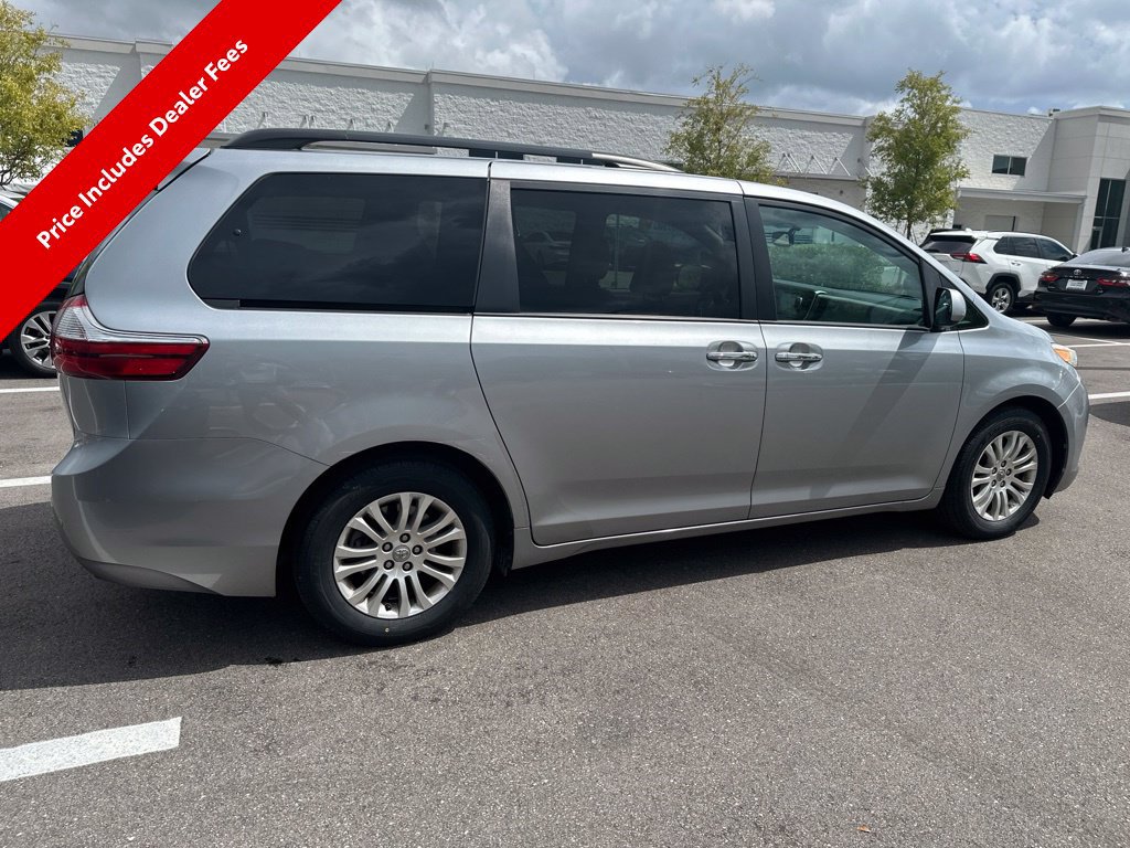 Used 2017 Toyota Sienna XLE w/ XLE Navigation Package FWD image 7