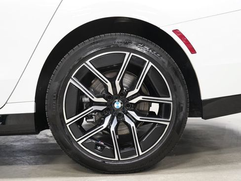 Used 2026 BMW 740i xDrive AWD/4WD image 33