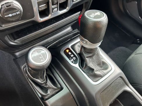 Used 2021 Jeep Wrangler Unlimited Sport AWD/4WD image 15