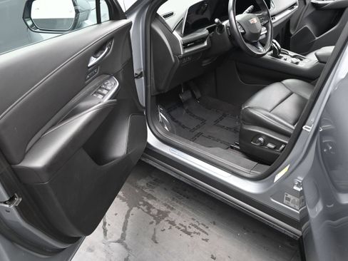 Used 2024 Cadillac XT4 Premium Luxury FWD image 16